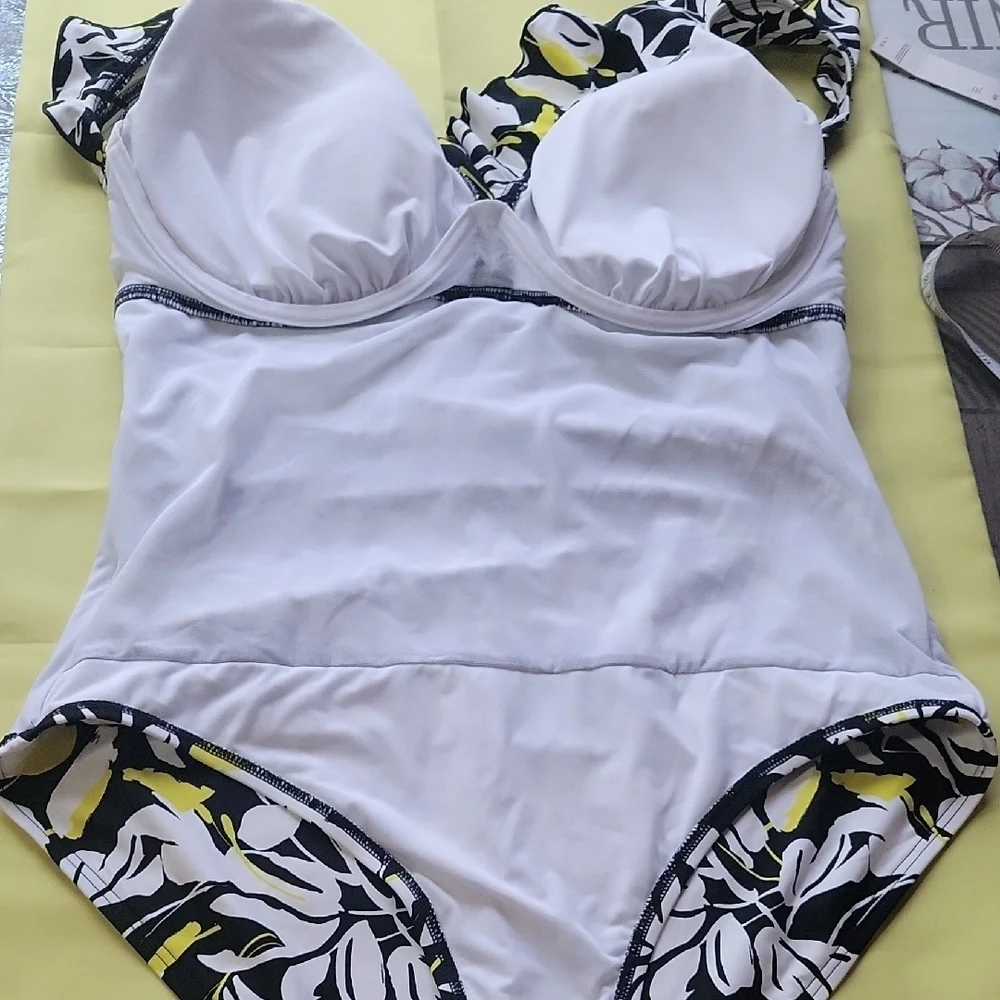 DKNY  Women Floral  Piece Swimsuit - Black, White, Yellow Size XL